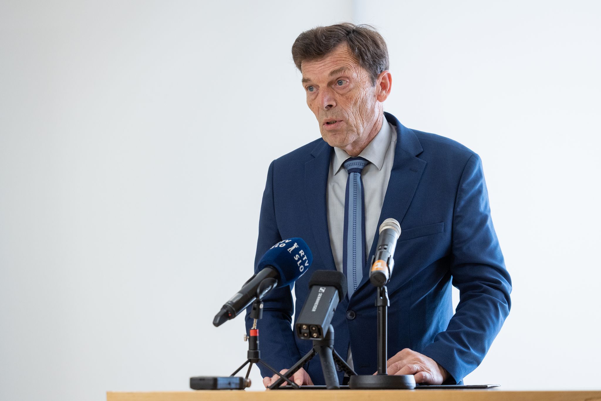 dr. Vinko Logaj